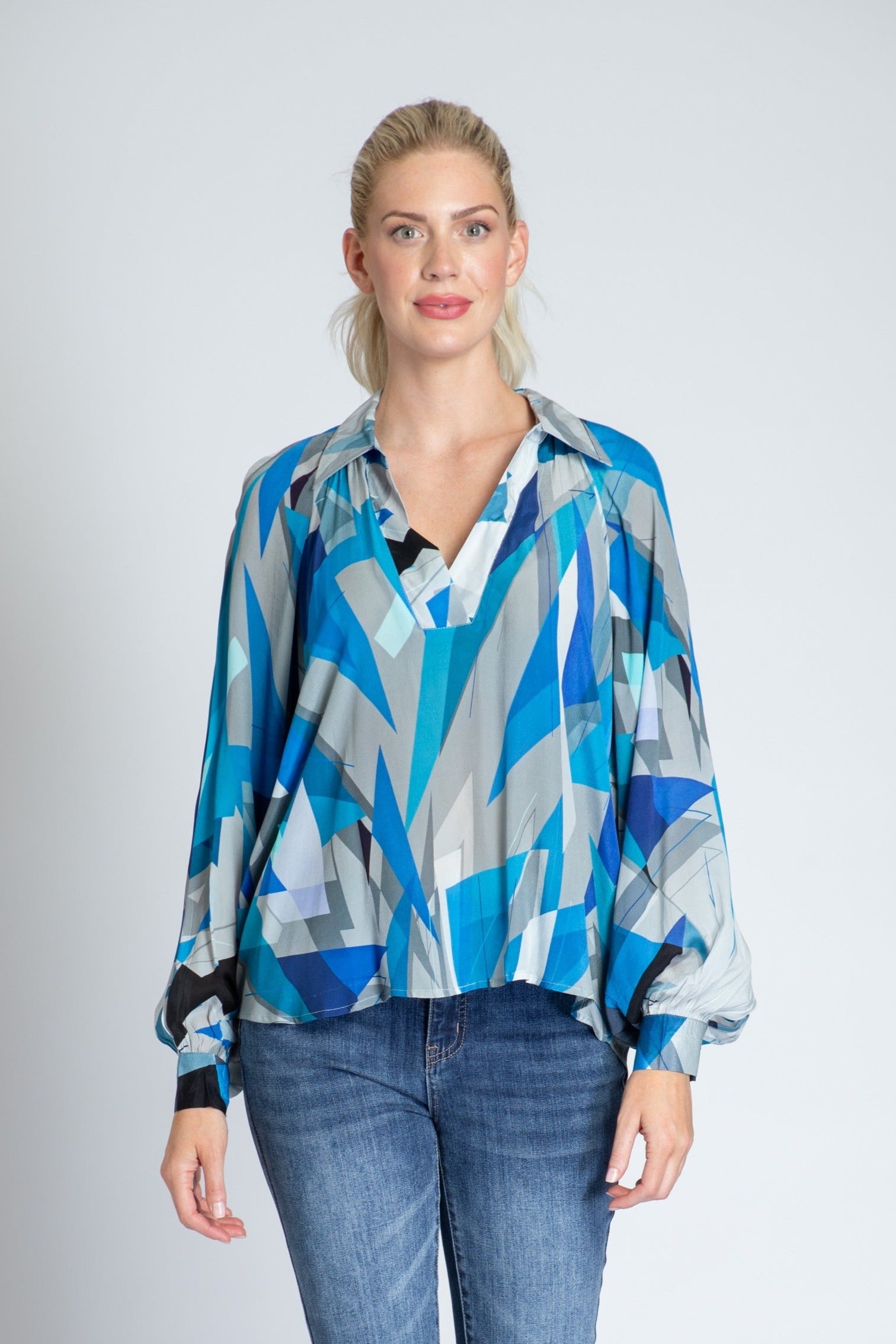 Abstract Triangle Print - Half-plaket Pullover Blouse