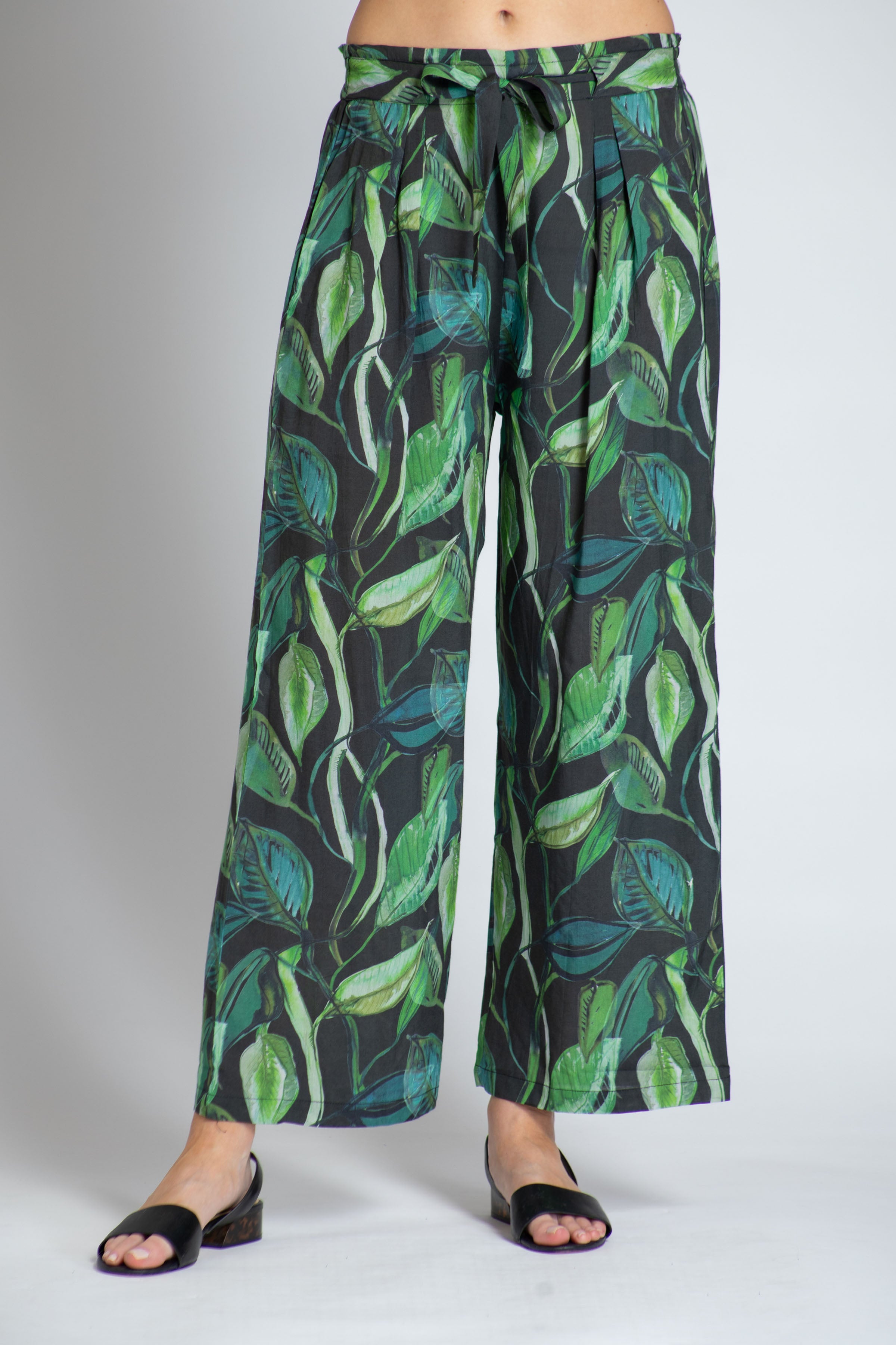 Dark Tropical Leaves Print - Crop Wide Leg Pant