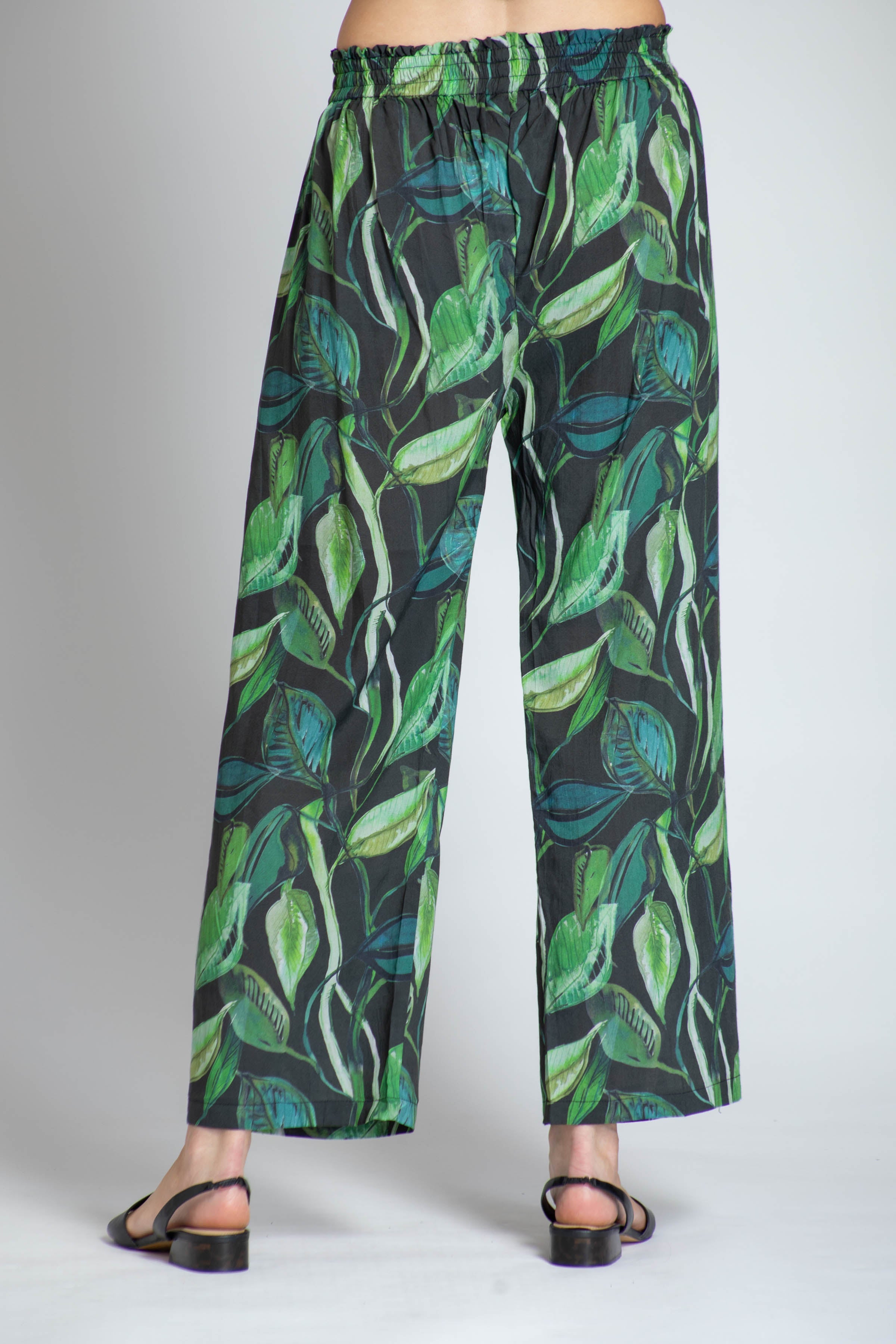 Dark Tropical Leaves Print - Crop Wide Leg Pant