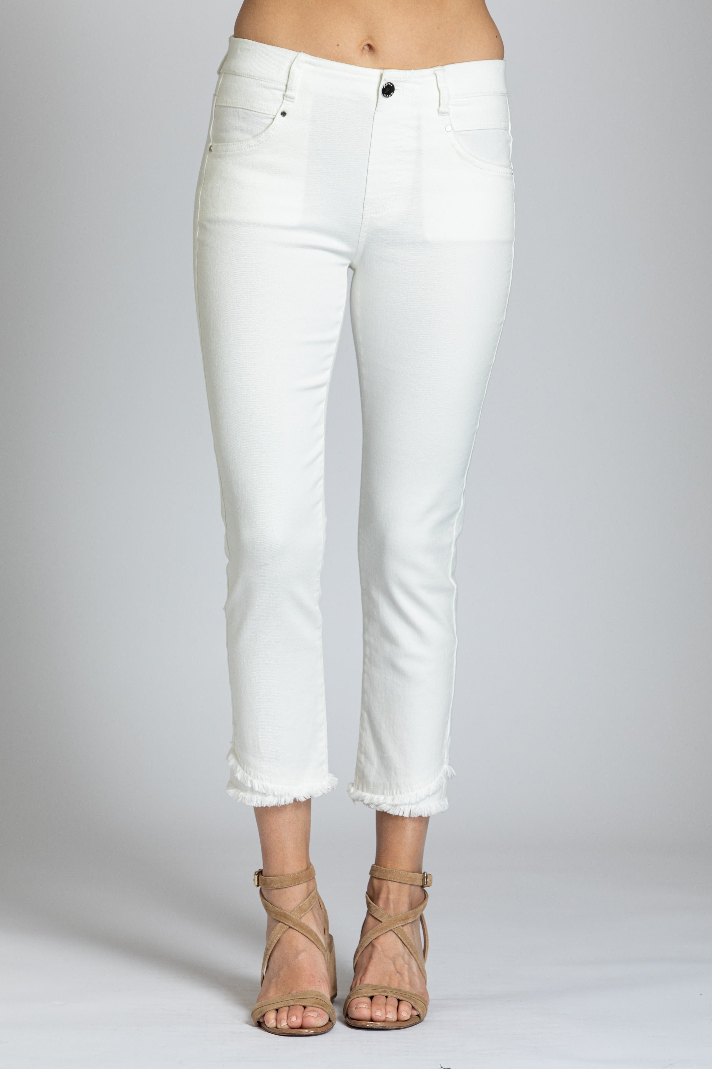 Olivia Pull-On Crop Frayed Jean | front side