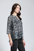 Vertical Diamond Print - V neck With Tassel | right side